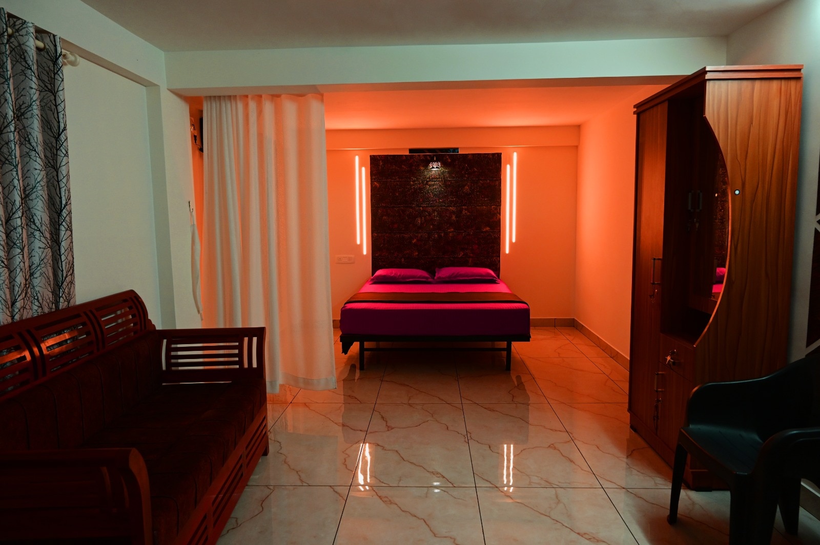 Moonglade Serviced Villa - Tap to explore photos