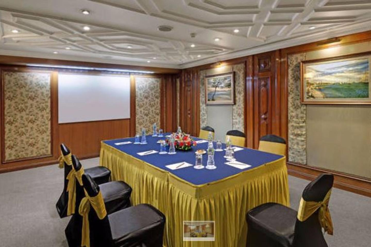 Comfort Inn Sunset Ahmedabad Inr 1200 Off 6 0 0 0 Hotel