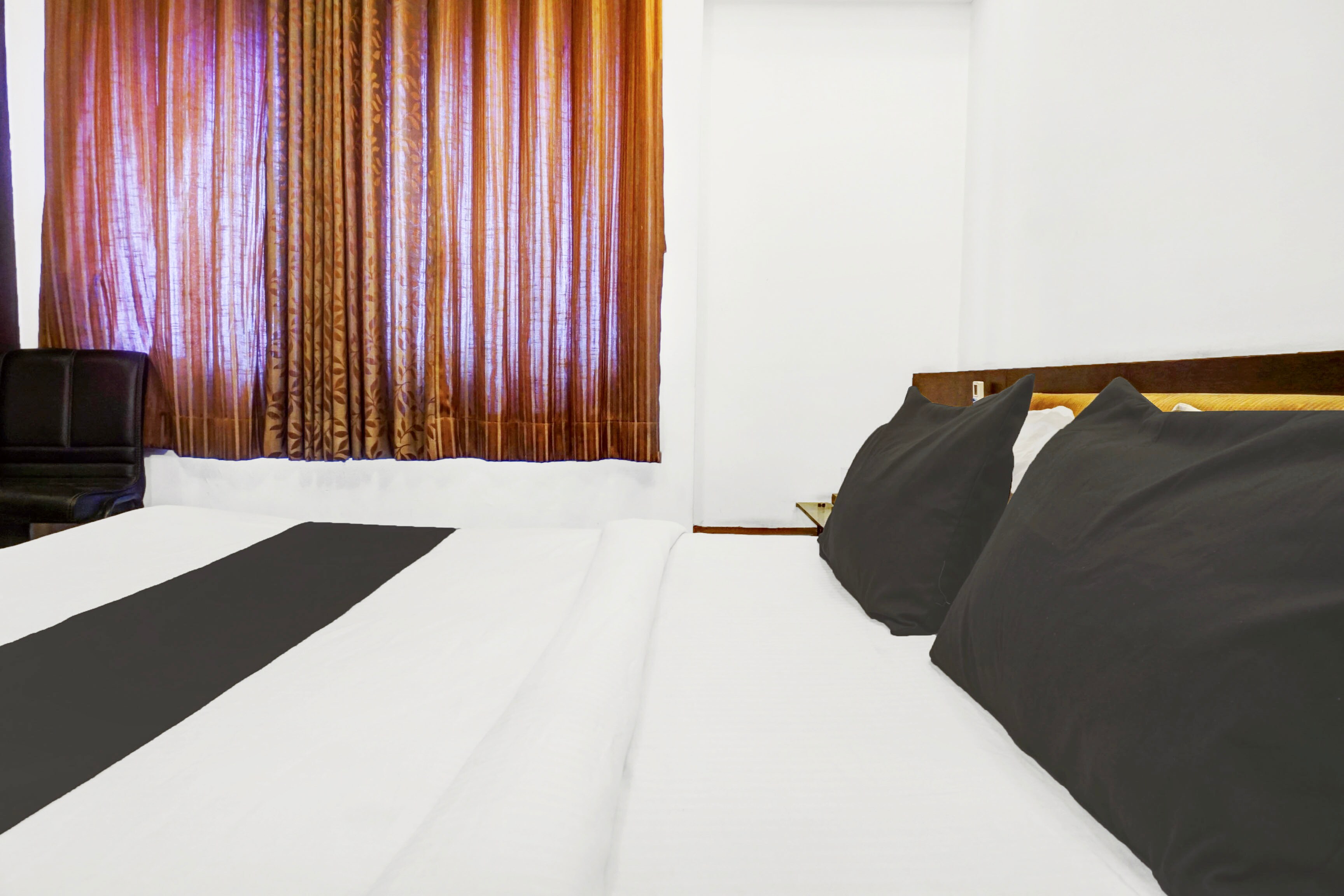 Hotel O Ajinkya Executive - Tap to explore photos