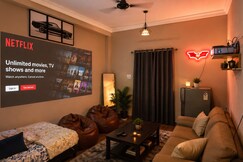 Taklu's Bnb, Indore