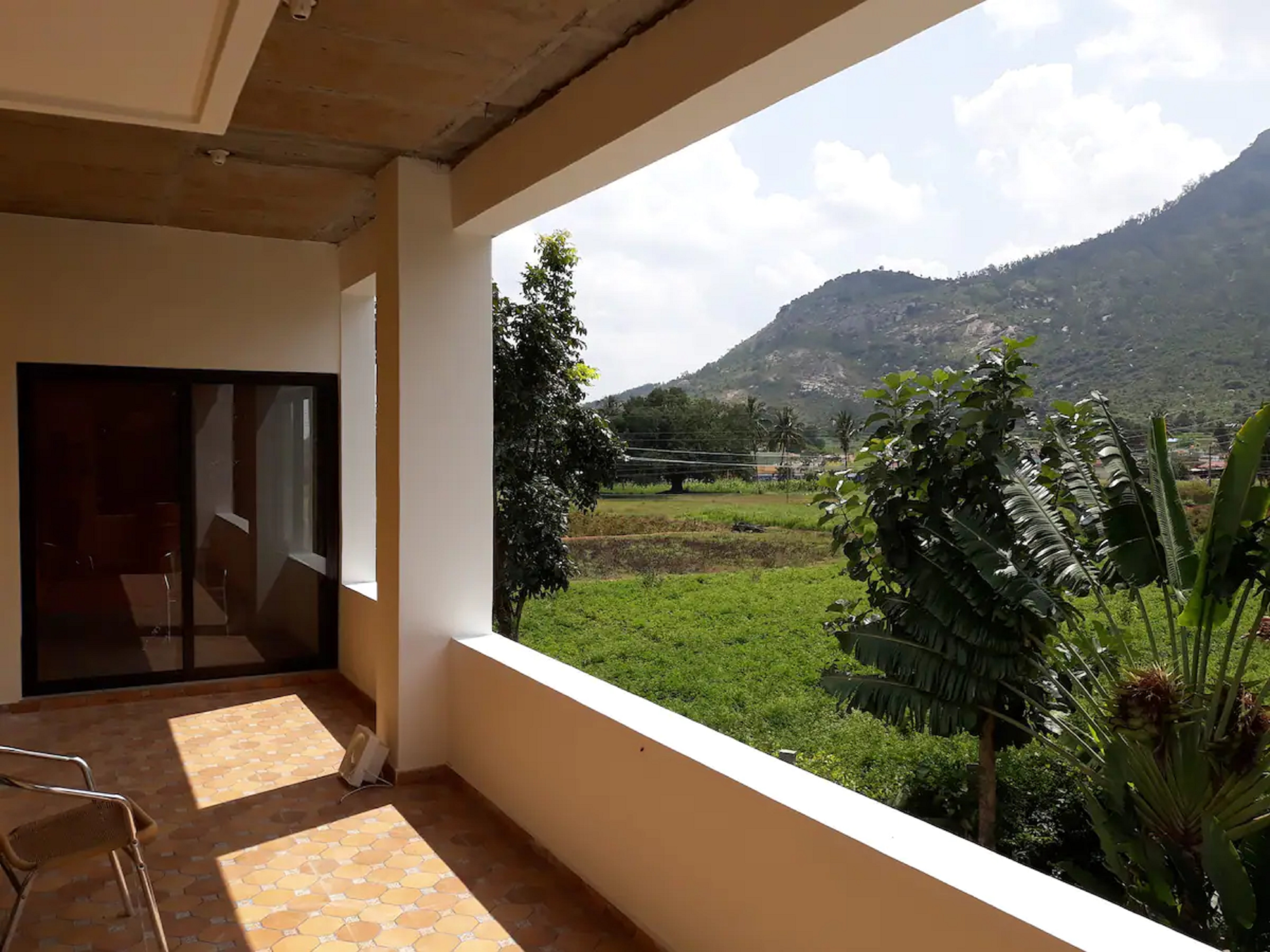 Nandi Foothills Farmstay - Tap to explore photos