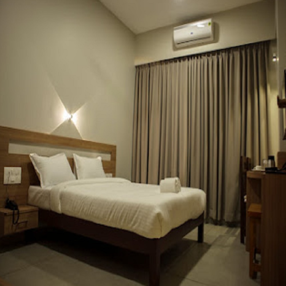 Hotel Upper Deck 5