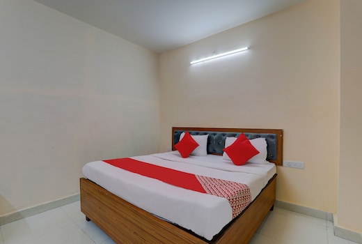 Super OYO 815830 HOTEL RAAS INN