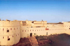 Garh Pachewar, Sarwar
