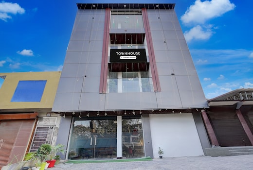 Super Townhouse Sector 67A Gurgaon Formerly Viraj Residency