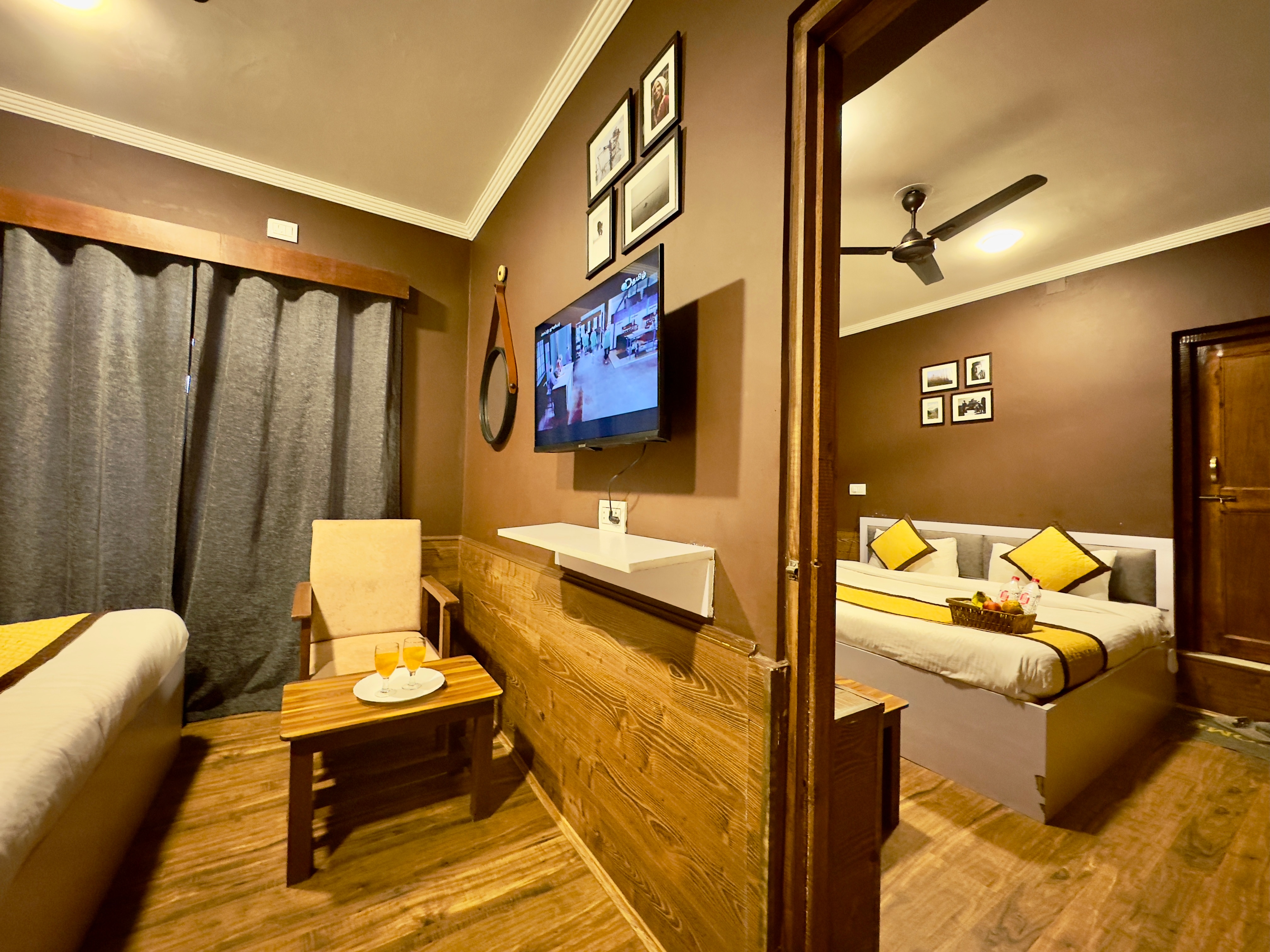 Hotel Jafson Accommodates - Tap to explore photos