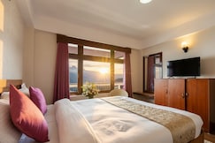 Hotel sucasa hills 400 meters from mall road, Darjeeling