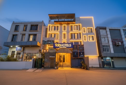 FabHotel White Klove - Nr. New Delhi Railway Station