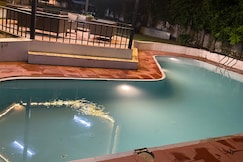 Silverwood Farm - 3BHK with Pool Opposite ITC Grand Bharat, Manesar