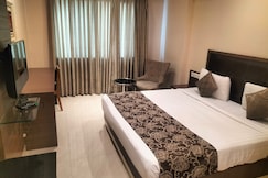Hotel Grand Gayatri Warangal, Warangal