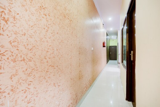 SPOT ON Hotel Umang