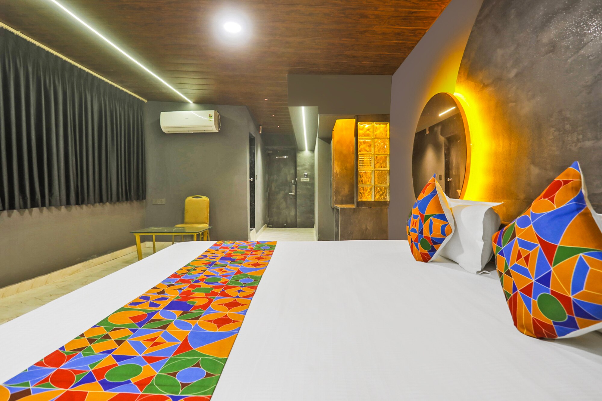 FabHotel Gaurav Inn - Tap to explore photos