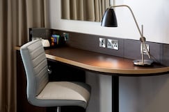 Premier Inn Edinburgh Cc Waverley, Edinburgh