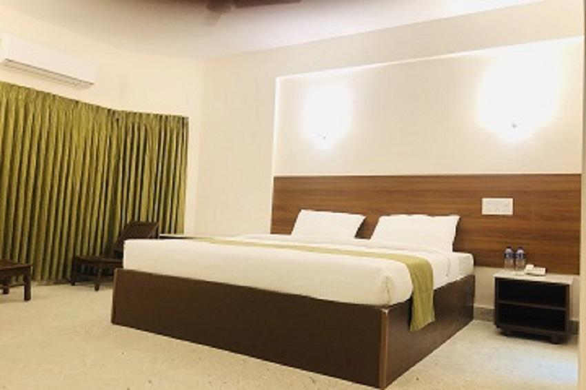 SREE PARTHI HOTEL  - Tap to explore photos