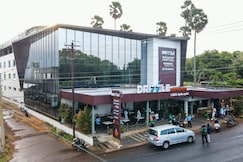 DRIZZLE RESIDENCE, Kutralam