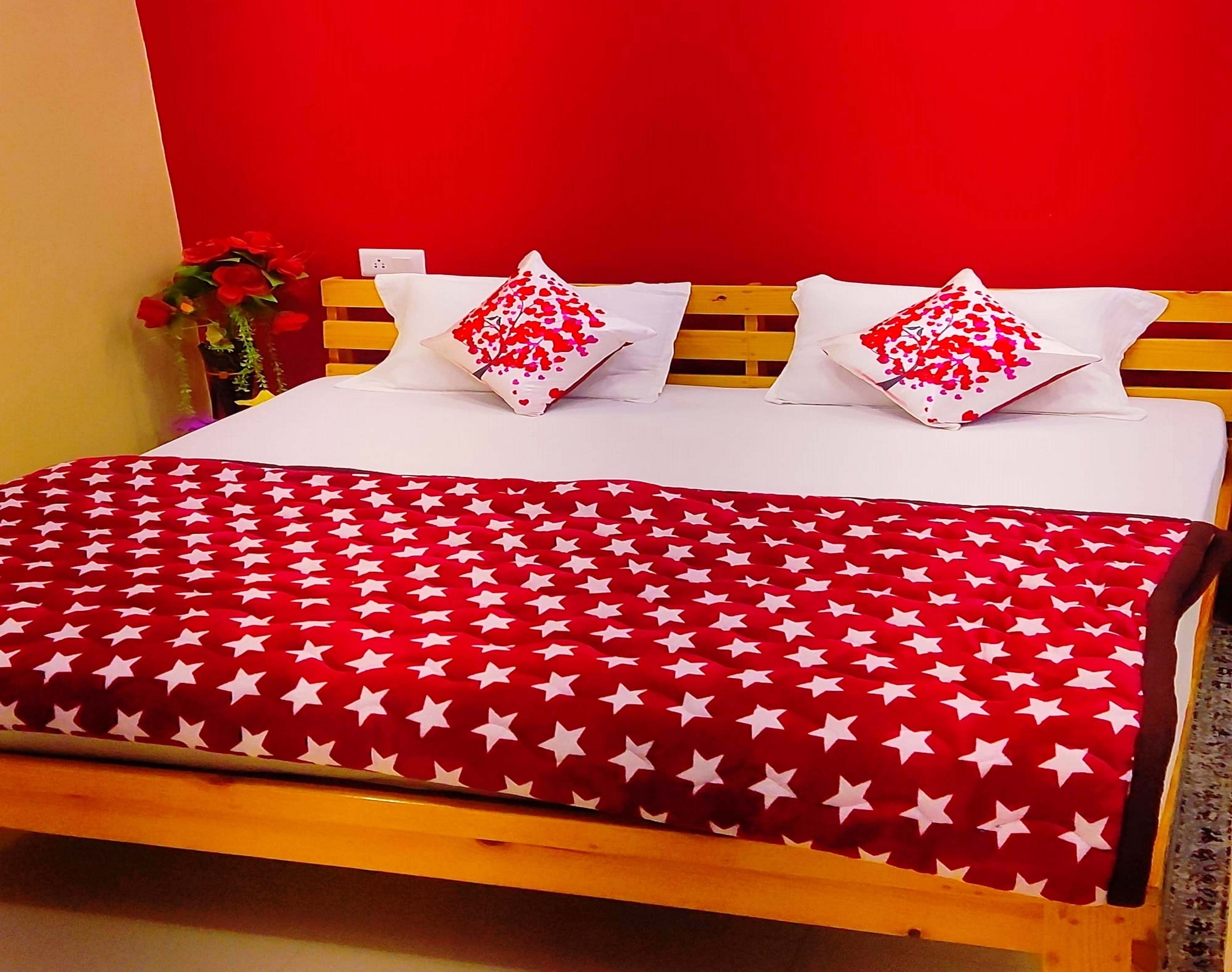 Saket Homestay - Tap to explore photos