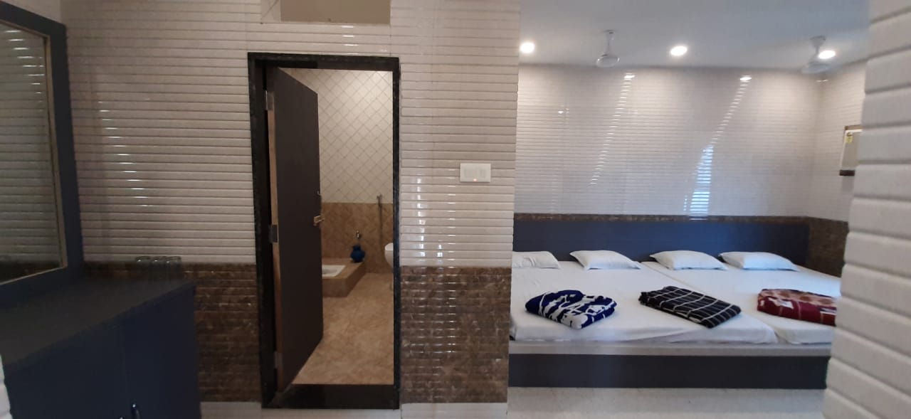 Al Karam Guest House - Tap to explore photos