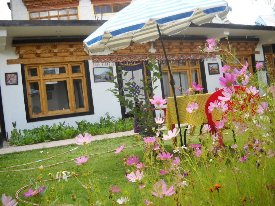 Limosa Guest house &Apartment - Tap to explore photos