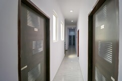 Hotel O 71370 White House, Farrukhnagar