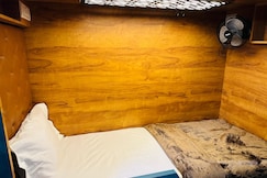 Yatri Stay Inn Dormitory Beds, Mumbai