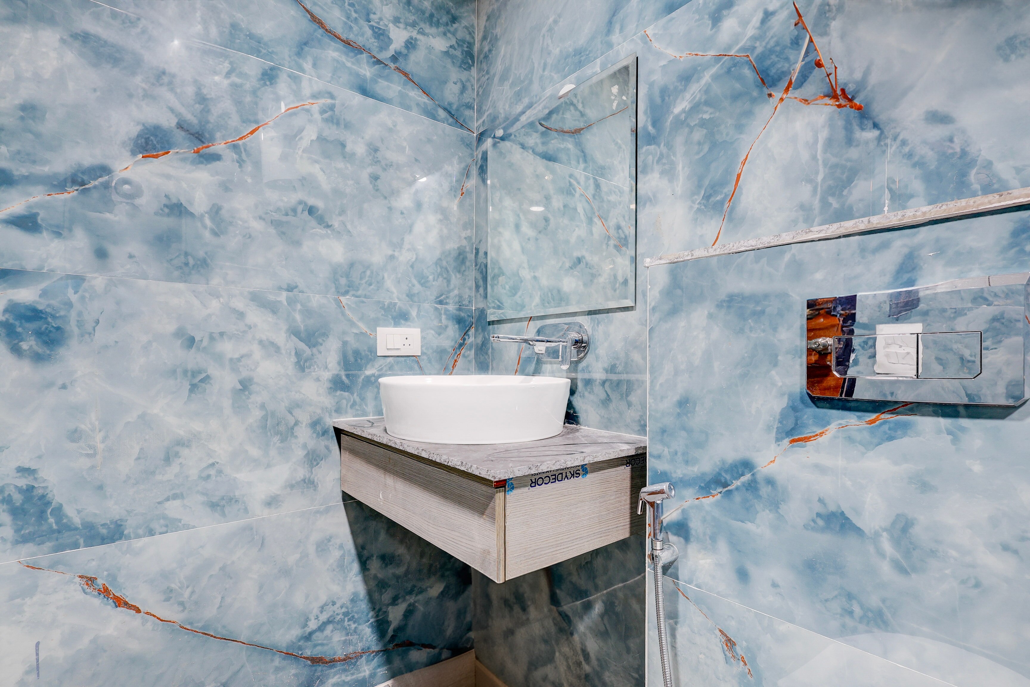 Townhouse Oak Huda City Centre Gurugram - Tap to explore photos
