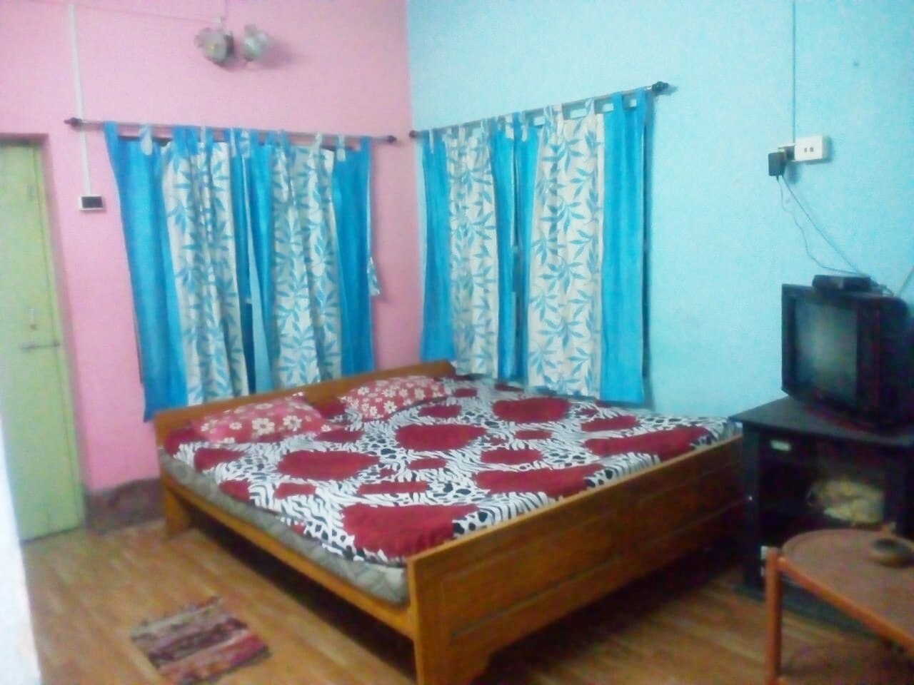 VALUE STAY UPTO 4 BED - Tap to explore photos
