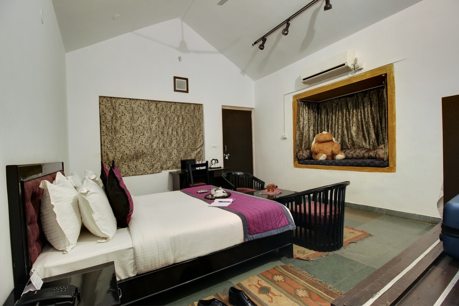 Dera Kumbhalgarh  A Nature Resort - Tap to explore photos