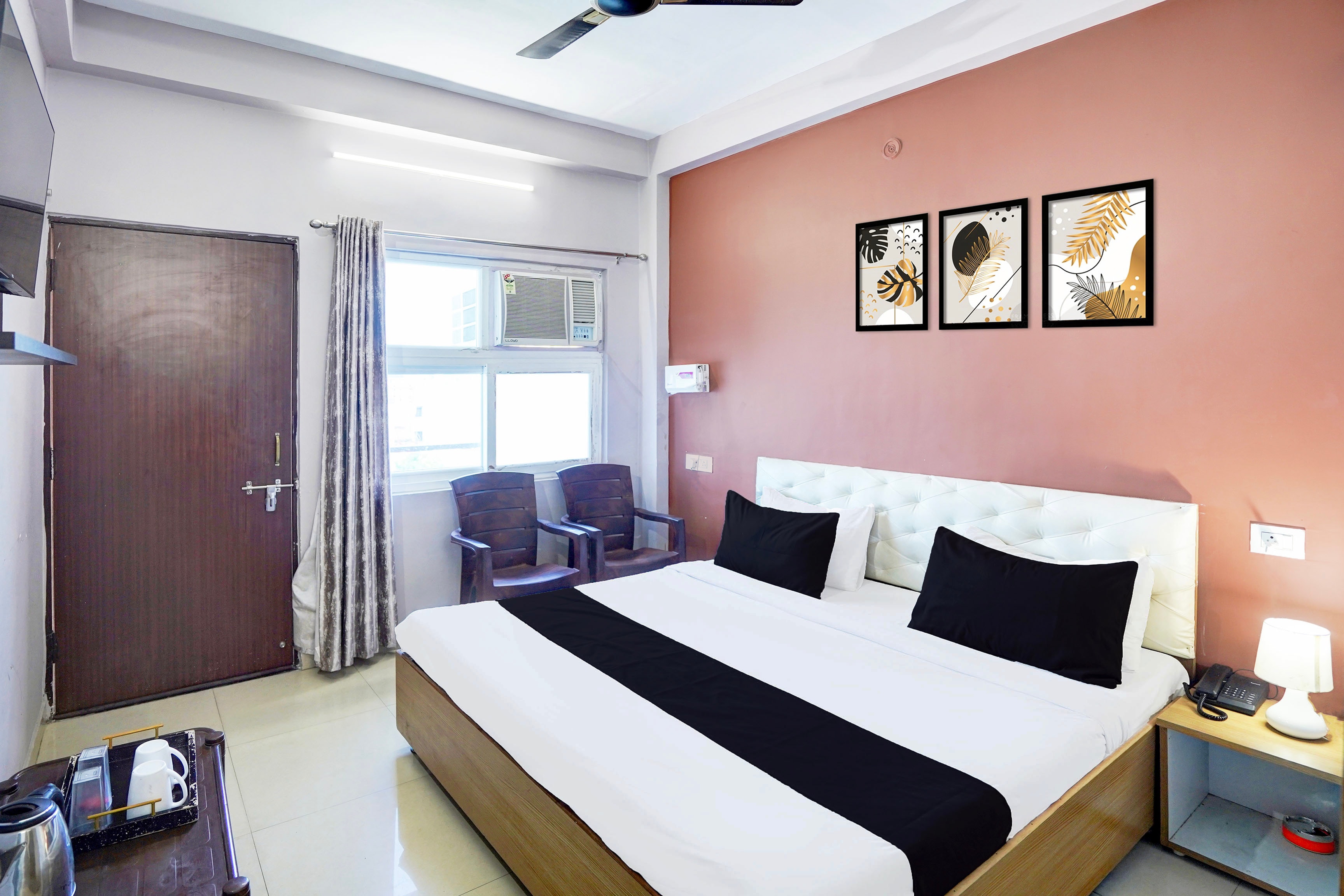 Super Hotel O BLW Kakarmatta Near Banaras Junction - Tap to explore photos