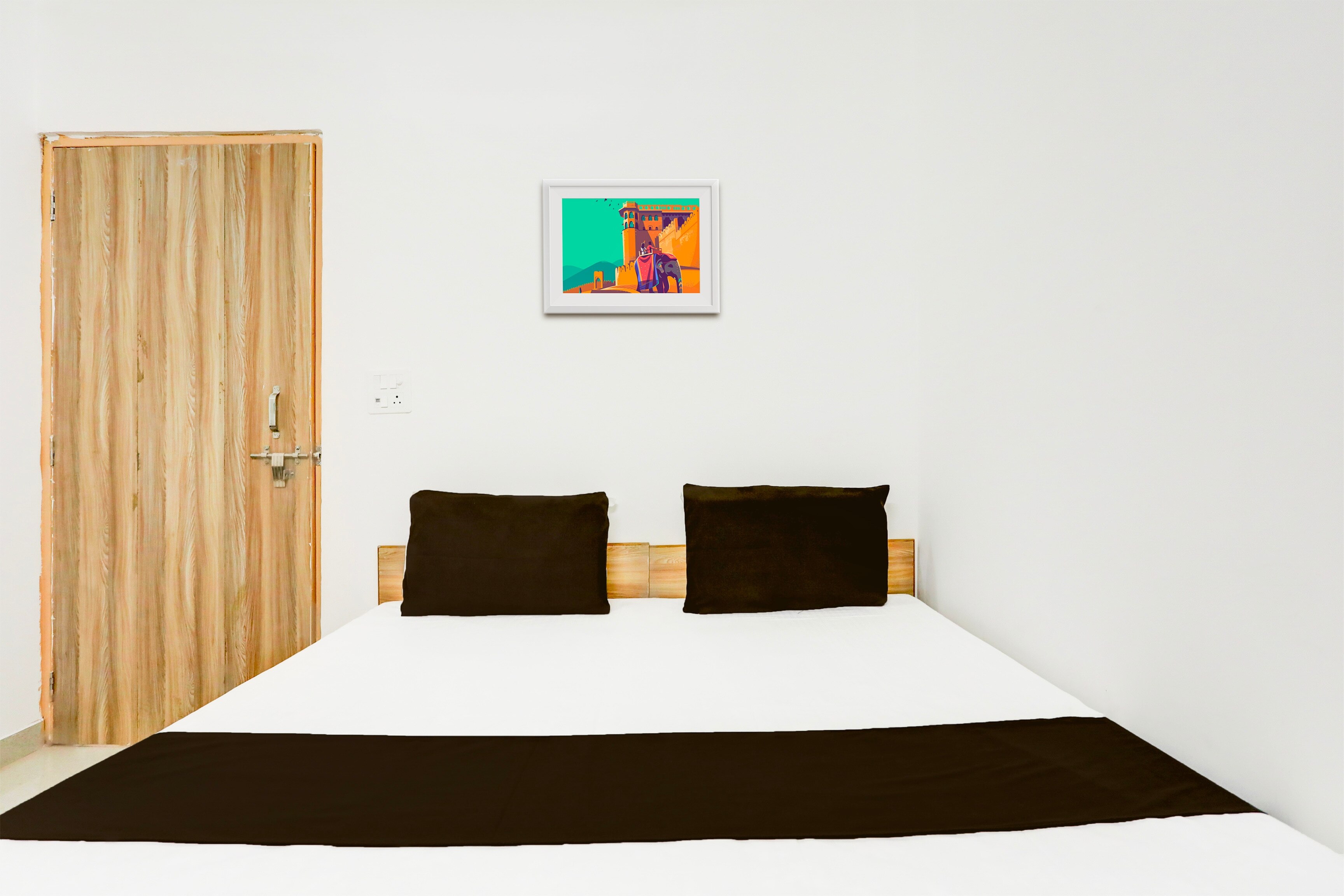 Hotel O RB Guest house - Tap to explore photos