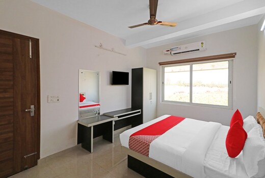 Hotel O Safari Inn