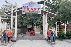HOTEL EKANT FAMILY RESTAURANT LODGING, Khuldabad