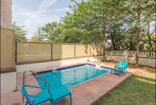 StayVista | Greenwoods Five 5 BHK Villa