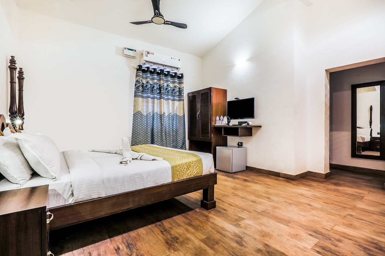 Baga Beach Hotel - Tap to explore photos
