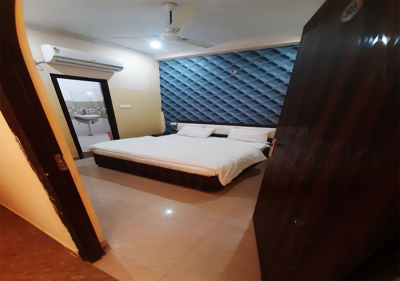 Hotel Jyoti Palace Vrindavan - Tap to explore photos