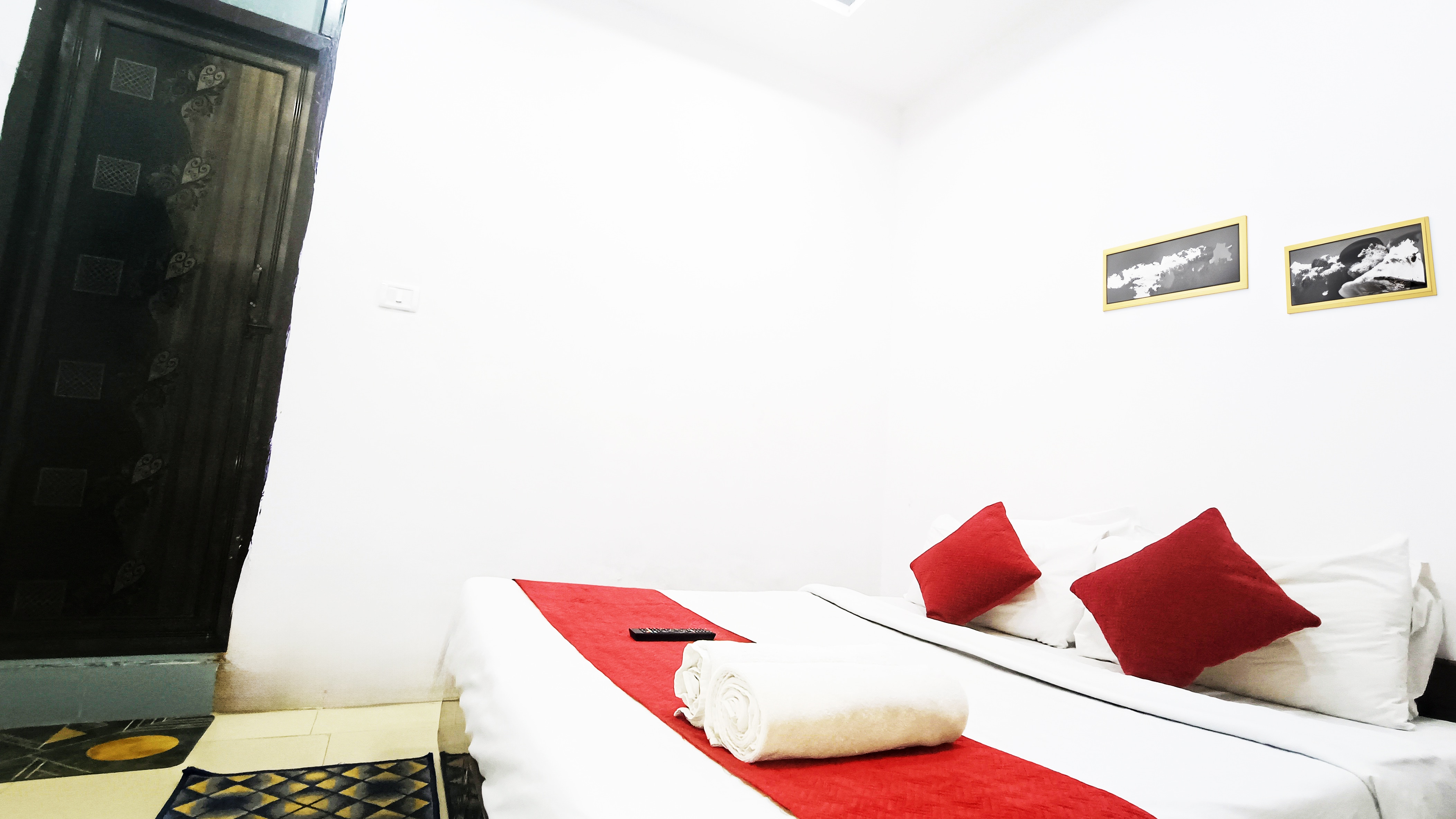 Hotel Maharaja Inn By The Premium Villa - Tap to explore photos
