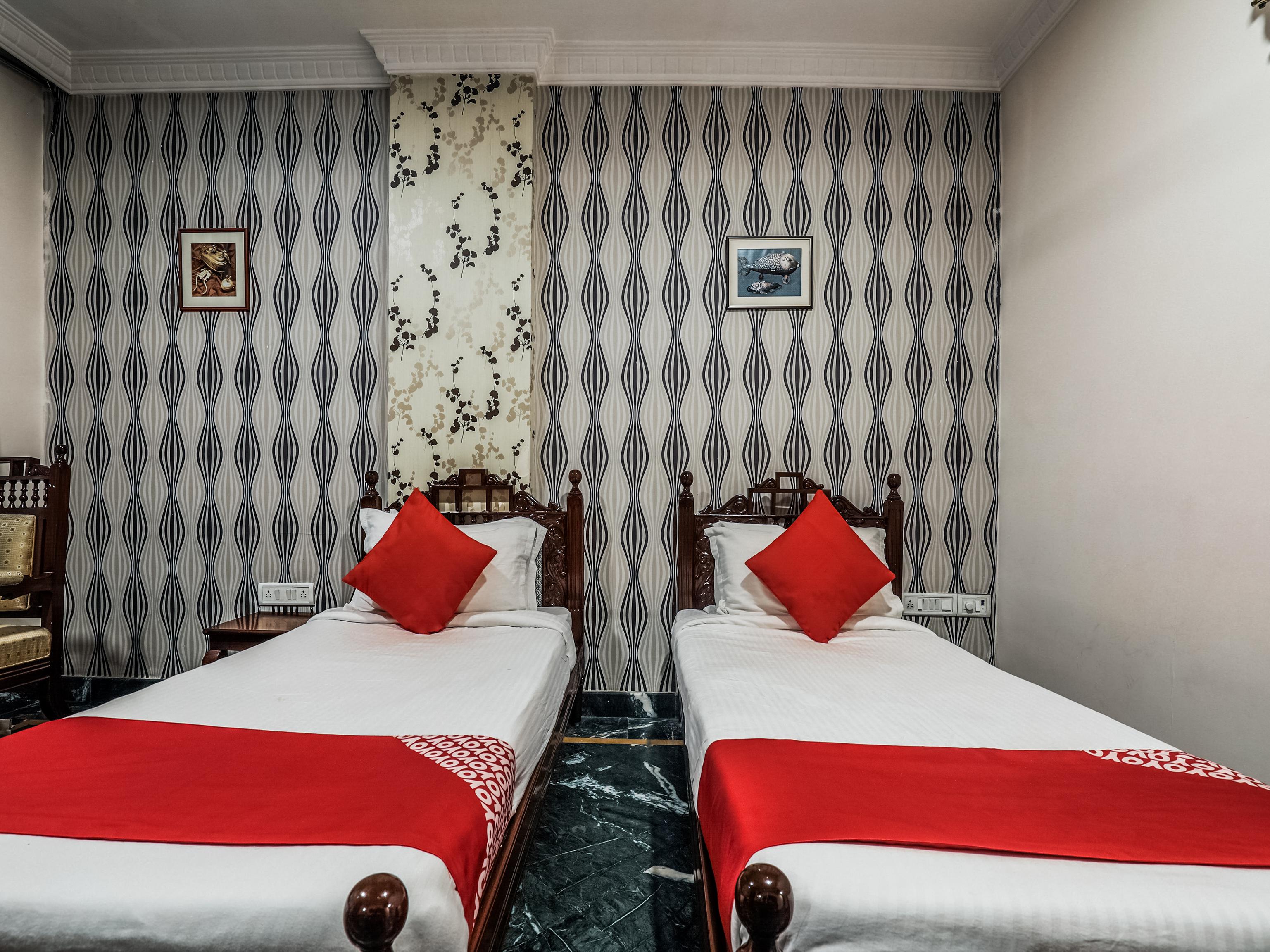 Hotel O Athithi Inn Near Hyderabad Central - Tap to explore photos