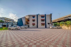 LRC HOTEL & BANQUET , Zirakpur