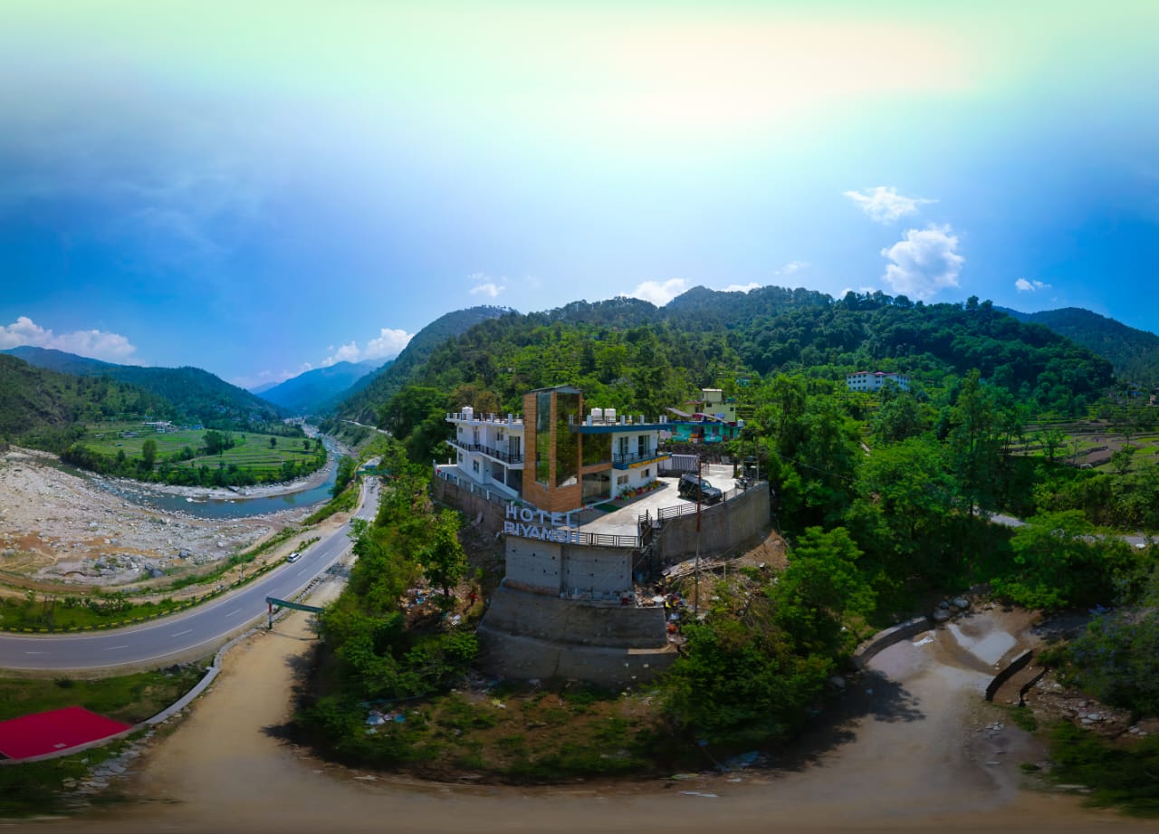 Hotel Riyansh - Tap to explore photos