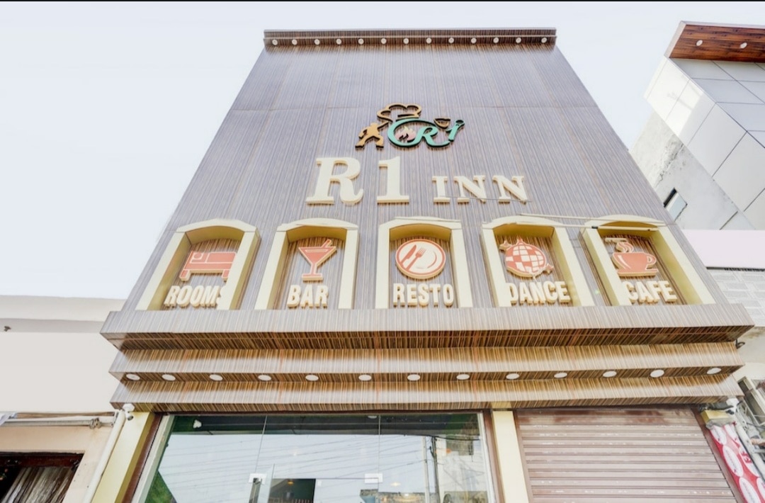 R1 Inn - Tap to explore photos