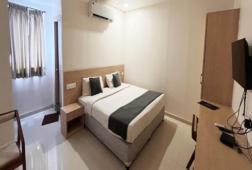 FabHotel Blue Moon