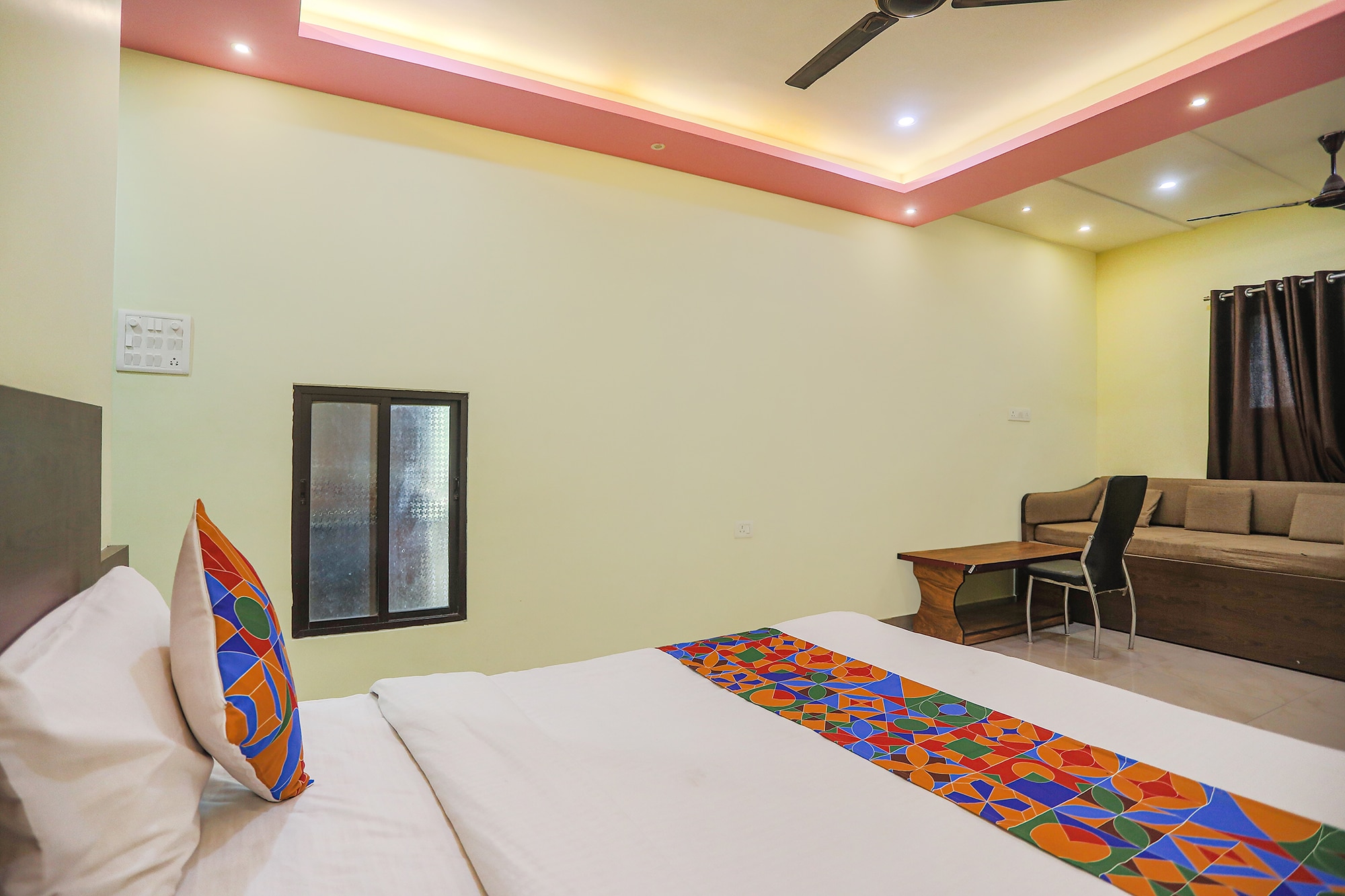 FabHotel Banarasi Kothi - Tap to explore photos