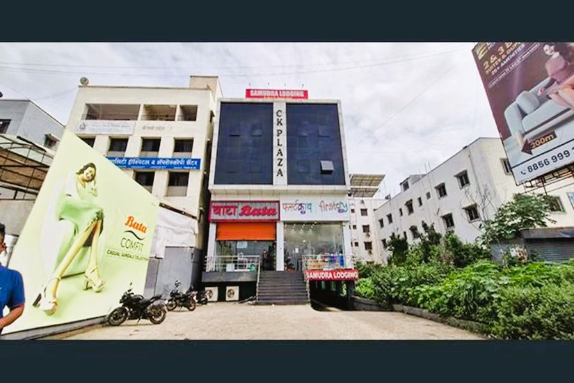 FabHotel Samudra Executive - Nr Solapur Highway - Tap to explore photos