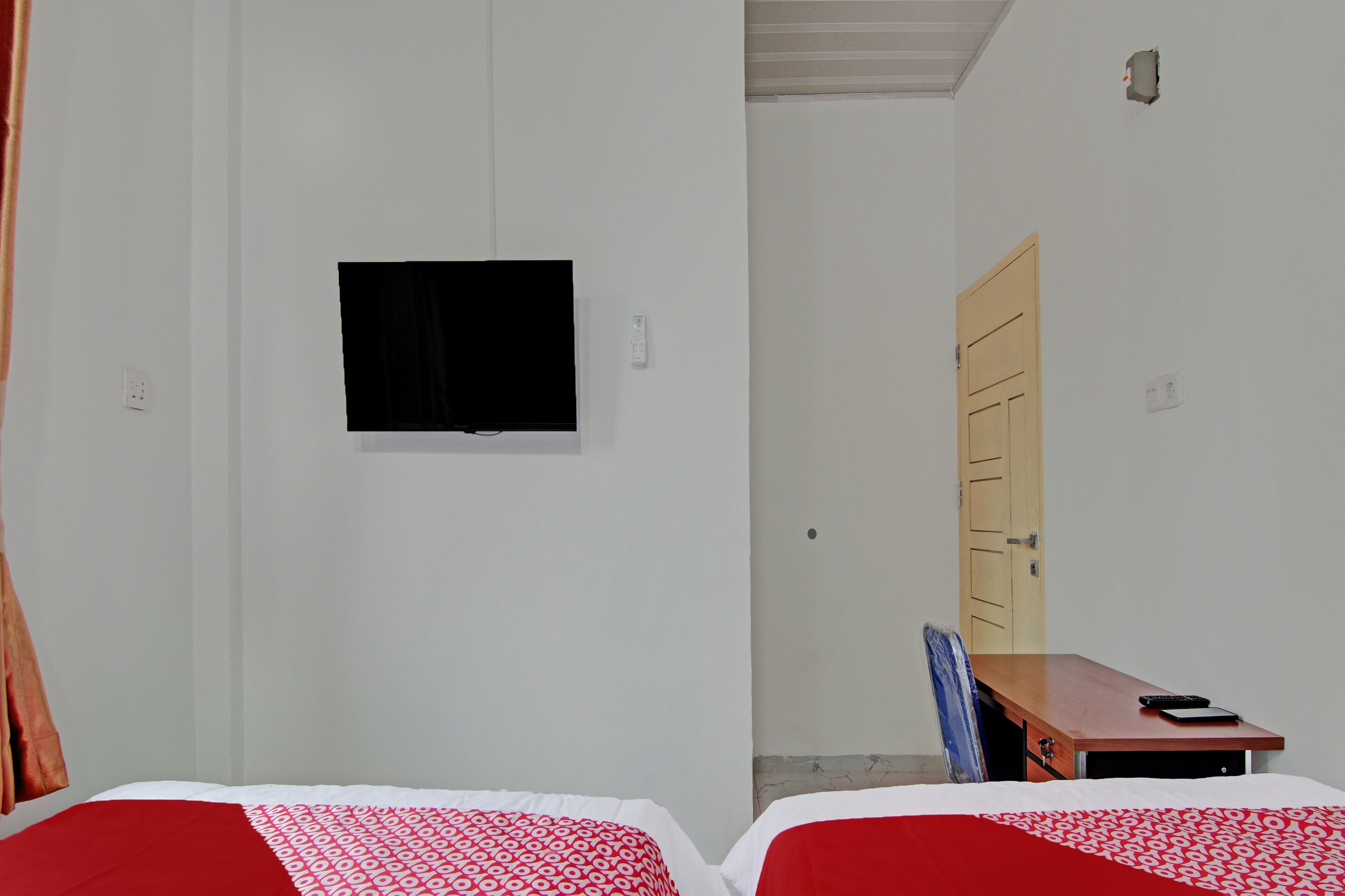 OYO 92320 Melati Residence Syariah - Tap to explore photos