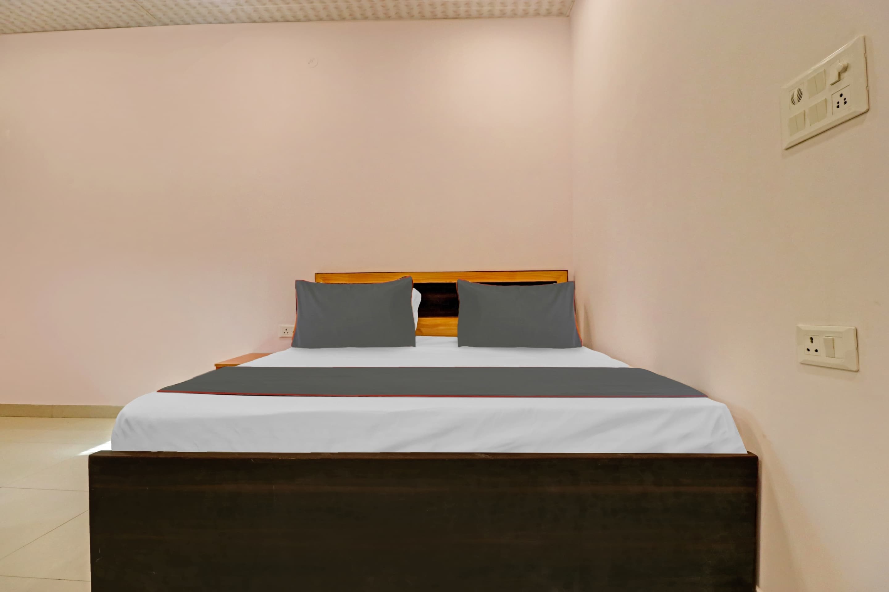 Collection O Qotel Peeragarhi - Tap to explore photos