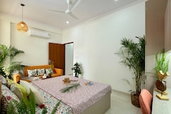 Woof 3 Guru s Ghar, Jaipur