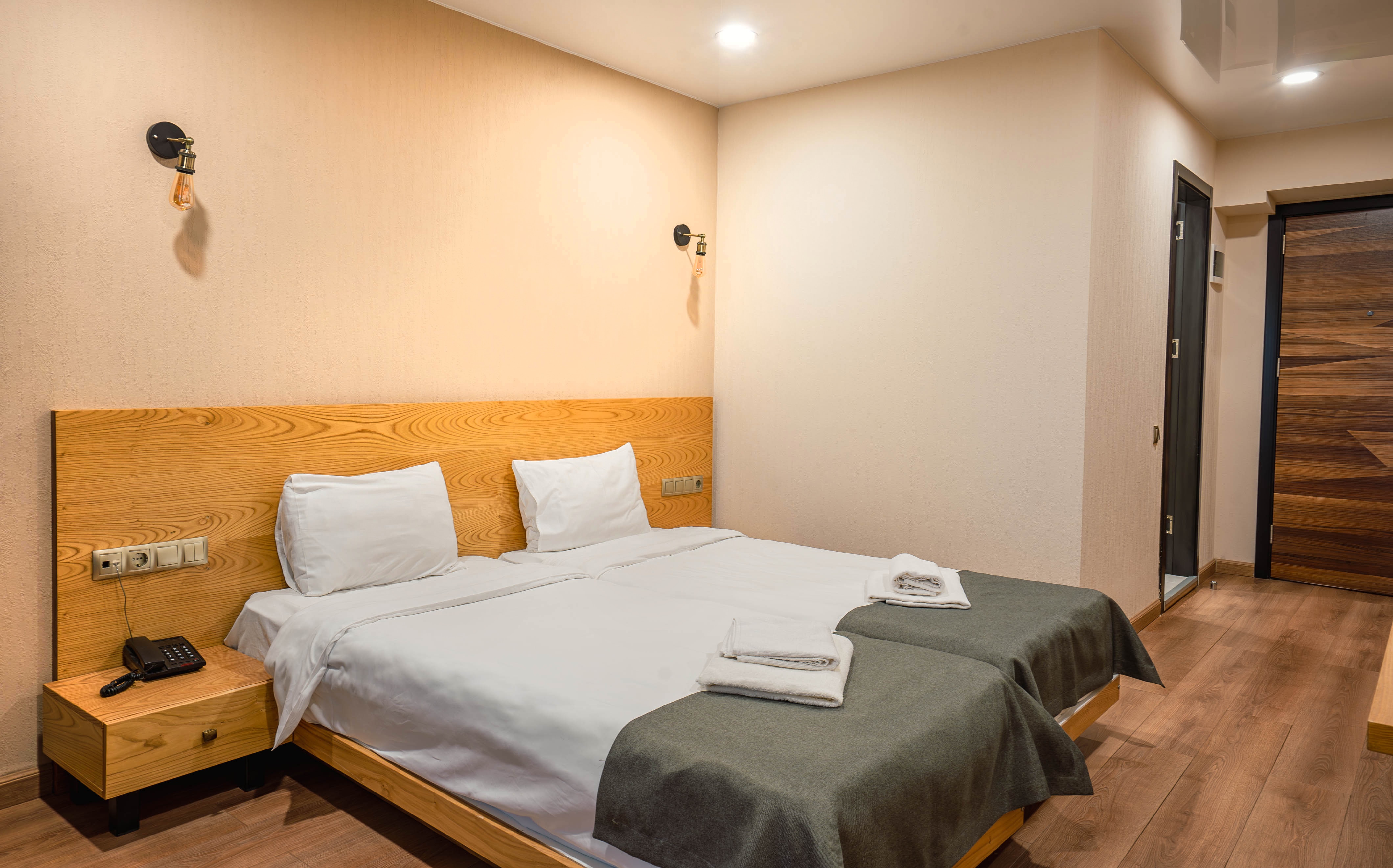 Hotel Bakuriani Inn - Tap to explore photos