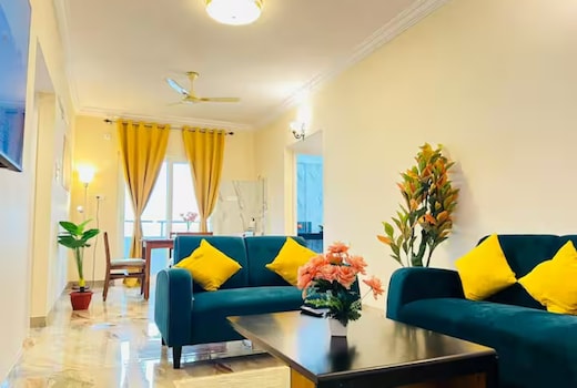 Evara Cozy 3BHK Apt Near AIG Hospital, Gachibowli