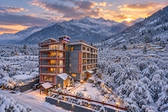 Snow Bloom Resort, Manali