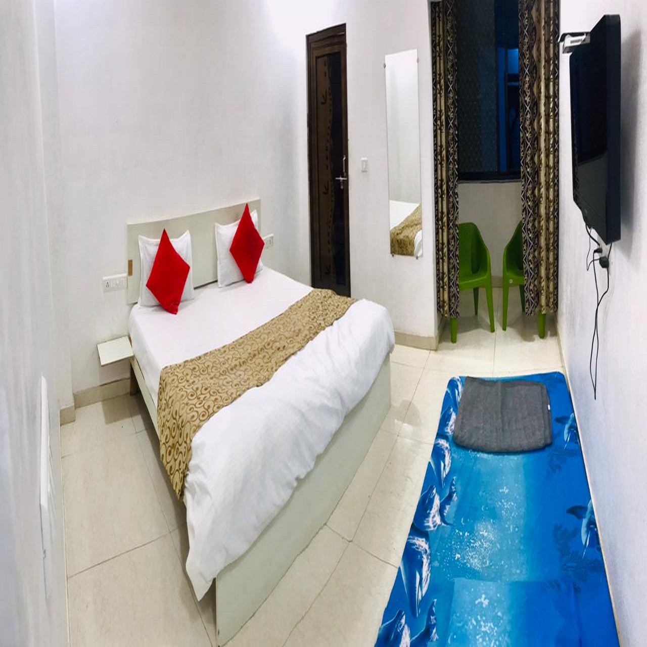Hotel Shri Kesar Inn - Tap to explore photos