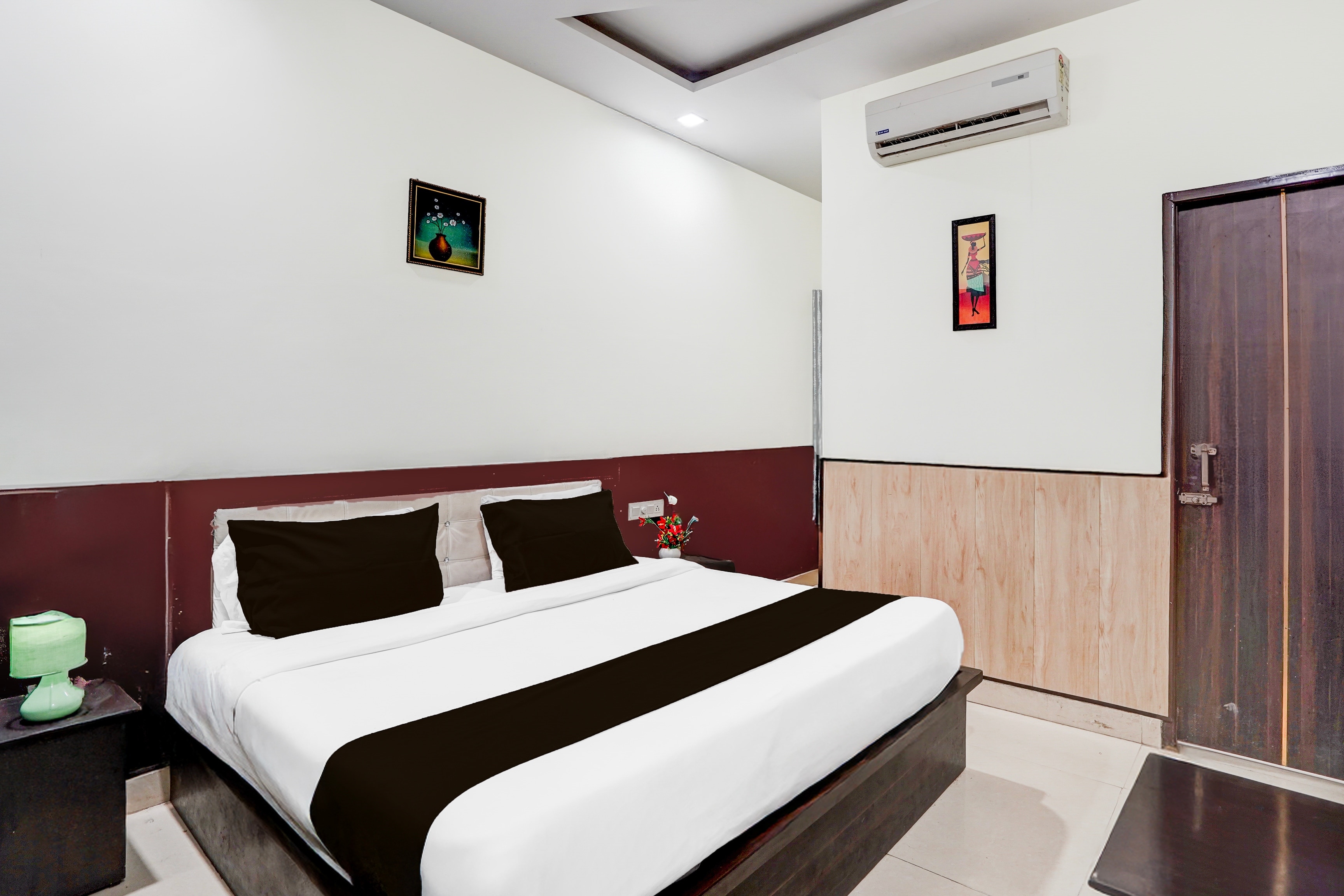 Super Townhouse Faizabad Road Opp BBD University - Tap to explore photos